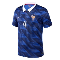 Camiseta Francia Dayot Upamecano #4 Primera Equipación Replica Mundial 2026 mangas cortas